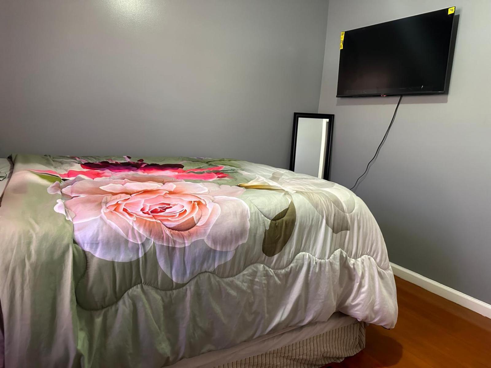 Divine Villa Guest House 65 Sherman 6Mins To Airport And 4Mins To Penn Station Newark Ngoại thất bức ảnh